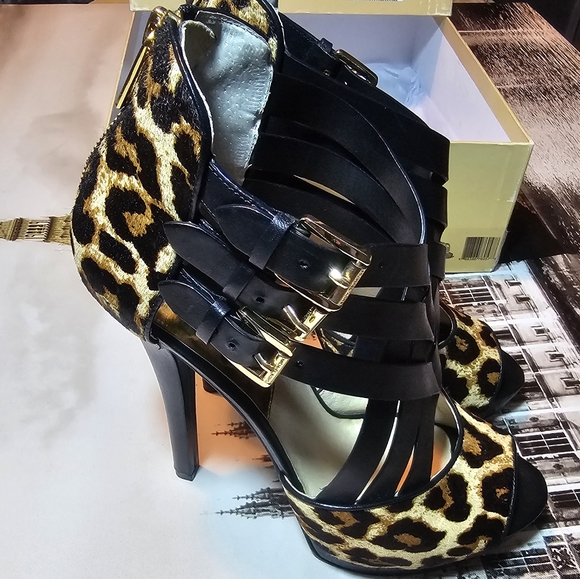 Michael kors leopard 3 buckle high heels women's size 9.5 with box !! - Picture 8 of 10
